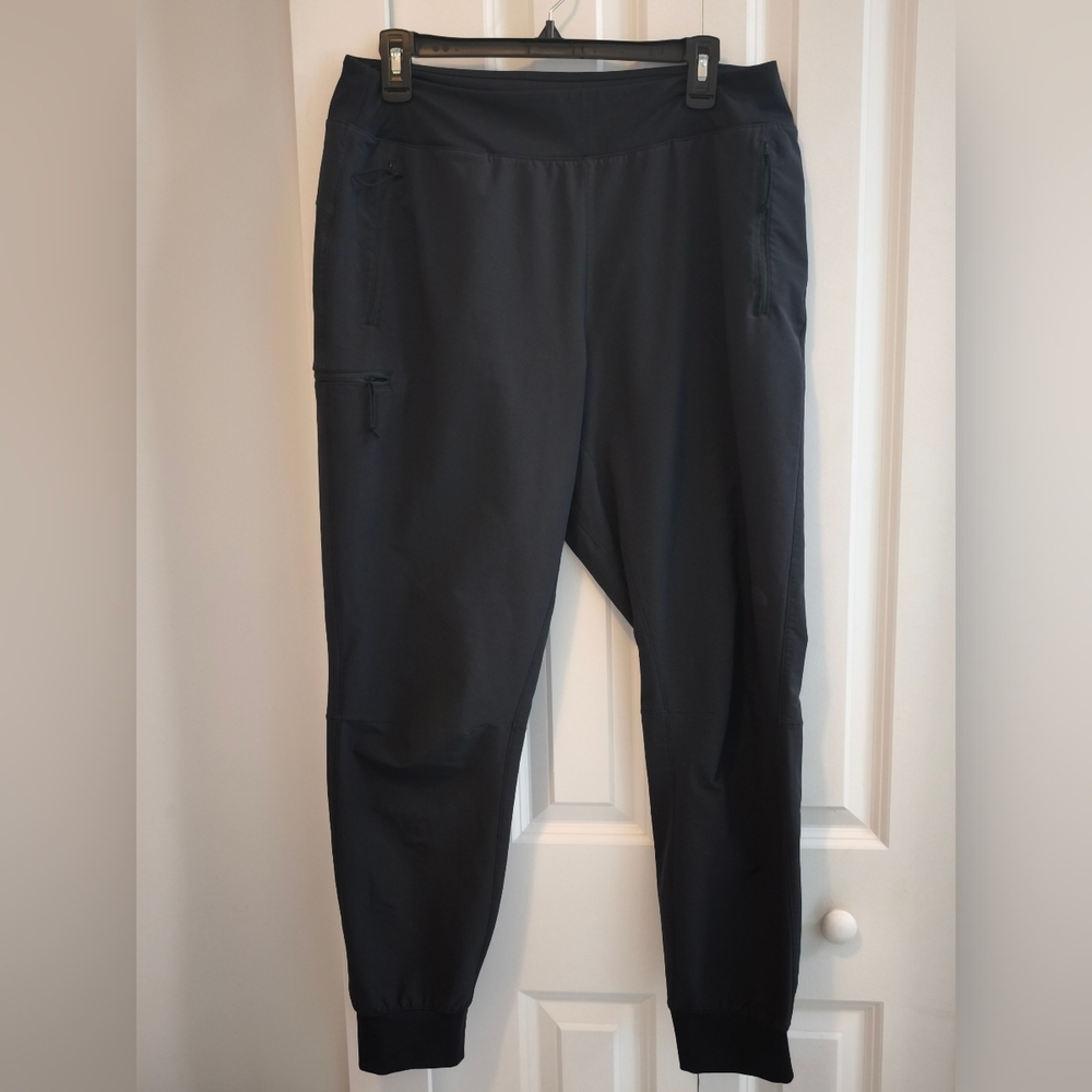 The North Face Black Flashdry Joggers